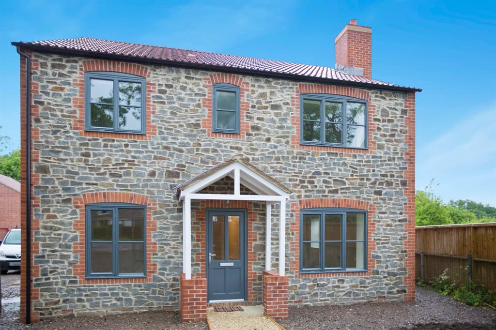 The Acorns, Yate