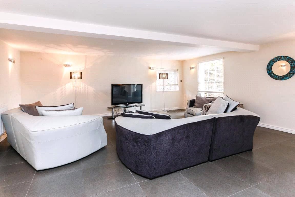 Idsall House — Principal bedroom suite